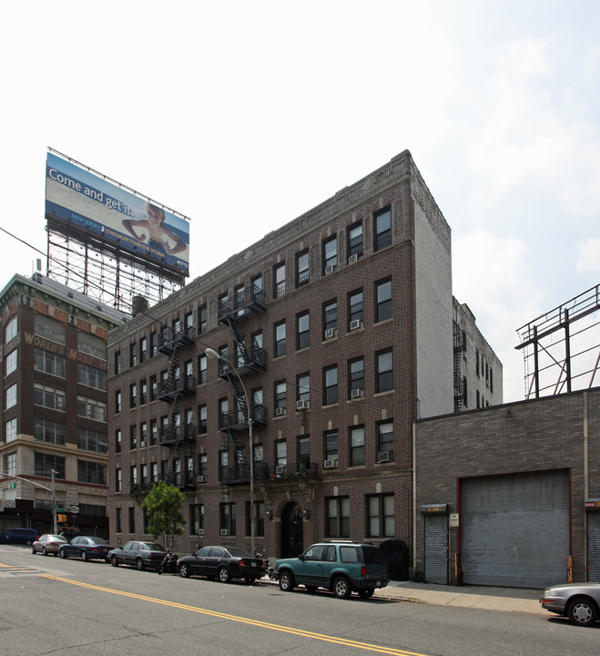 1158 49th Ave in Astoria, NY - Building Photo