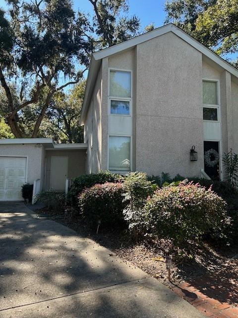 231 Menendez Ave in St. Simons Island, GA - Building Photo