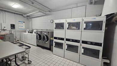 6010 JFK Blvd E in West New York, NJ - Foto de edificio - Building Photo