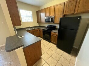 104 Aston Grande Dr in Daytona Beach, FL - Building Photo - Building Photo