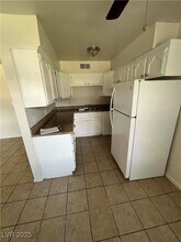 412 W Monroe Ave in Las Vegas, NV - Building Photo - Building Photo