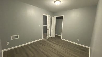 11 E Tompkins St in Columbus, OH - Building Photo - Building Photo