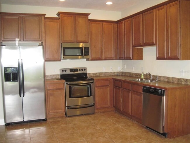 33614 Campeon Ct in Sorrento, FL - Building Photo - Building Photo