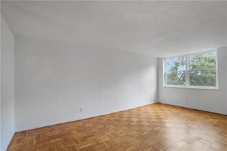 2965 Pharr Ct S Northwest in Atlanta, GA - Building Photo - Building Photo