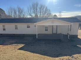 442 Mush Creek Rd in Travelers Rest, SC - Building Photo