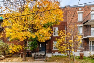45 Lafleur Rue in Verdun, QC - Building Photo