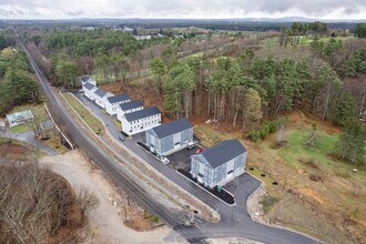 Paul's Place in South Berwick, ME - Foto de edificio - Building Photo