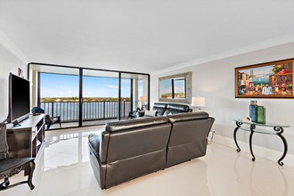 130 Lakeshore Dr-Unit -1021 in North Palm Beach, FL - Building Photo - Building Photo