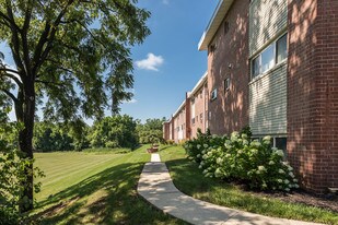 Barclay Square Apartments