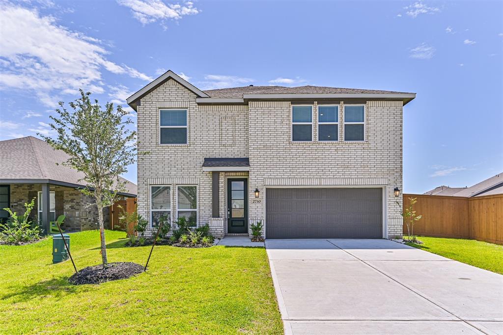 2710 Meridian Spgs Dr in La Marque, TX - Building Photo