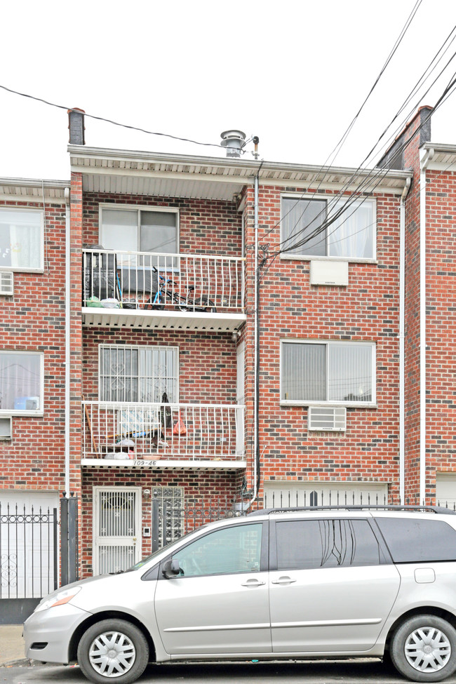 109-46 Corona Ave in Corona, NY - Building Photo - Building Photo