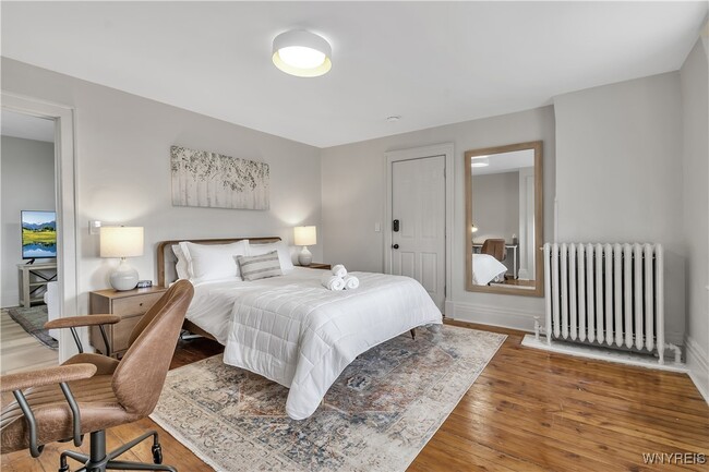 property at 617 Niagara St