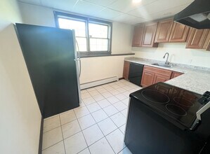 18 Chestnut Dr, Unit 102 in Topsham, ME - Building Photo - Building Photo