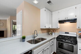 19104 Alamo Ln, Unit 172 in Yorba Linda, CA - Foto de edificio - Building Photo