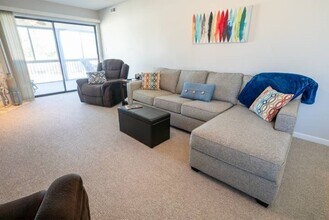 6 Costa del Sol Dr, Unit 1A 213 in Lake Ozark, MO - Foto de edificio - Building Photo