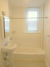 12 Parkway Rd, Unit 1 in Brookline, MA - Building Photo - Building Photo