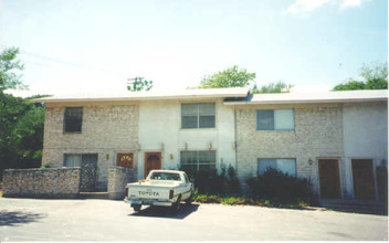 100-104 Bulian Ln in Austin, TX - Building Photo - Building Photo