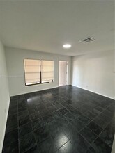 5465 NE 3rd Ave in Fort Lauderdale, FL - Building Photo - Building Photo