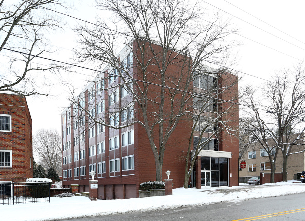 Quarters Of Akron Apartments in Akron, OH - Building Photo