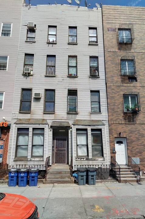 273 Lee Avenue in Brooklyn, NY - Building Photo