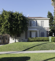 131-133 1/2 N Catalina St in Los Angeles, CA - Building Photo