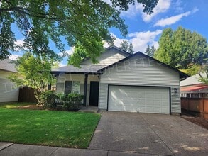 16913 SW Roosevelt St in Sherwood, OR - Foto de edificio - Building Photo