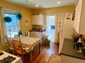 10 Clifton St, Unit 1 in Somerville, MA - Building Photo - Building Photo
