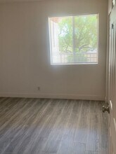4380 Sandy River Dr in Las Vegas, NV - Building Photo - Building Photo