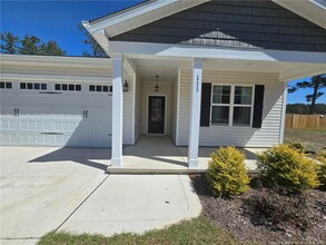 111 Pine Needle Dr in Salemburg, NC - Building Photo - Building Photo