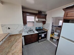 90-43 170th St in Queens, NY - Building Photo - Building Photo