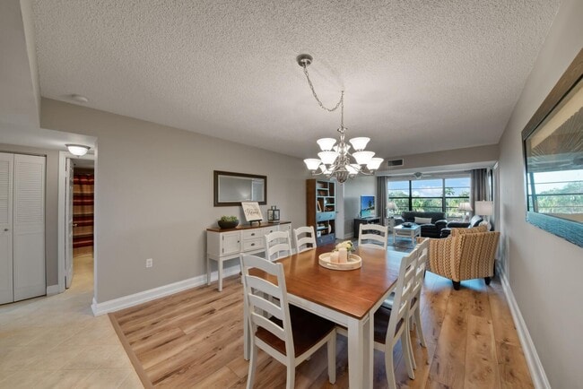 6121 Balboa Cir in Boca Raton, FL - Building Photo - Building Photo