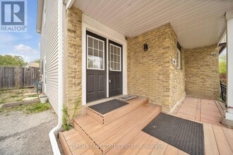 121 Carberry Crescent in Brampton, ON - Building Photo - Building Photo