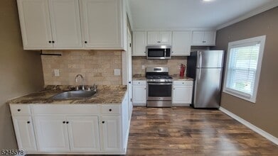 15 1st Ave in Raritan, NJ - Building Photo - Building Photo