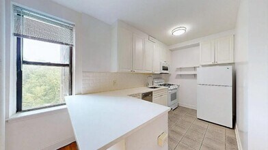 Edgecombe Avenue, Unit 6A in New York, NY - Building Photo - Building Photo