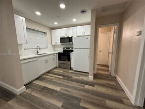 3033 NW 43 Terrace in Lauderdale Lakes, FL - Building Photo - Building Photo