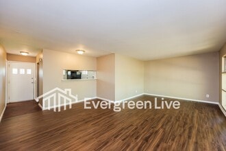 8715 Desoto Dr in Cincinnati, OH - Building Photo - Building Photo