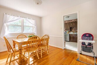 7527 Fairwood Ln in Falls Church, VA - Building Photo - Building Photo