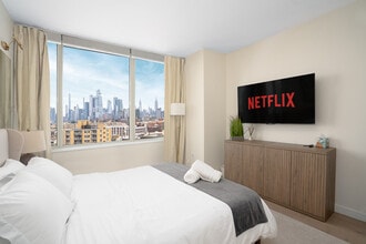 770 Jackson St in Hoboken, NJ - Foto de edificio - Building Photo
