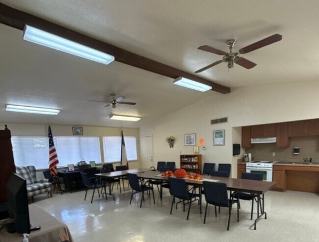 400 Austin Rd in Eagle Lake, TX - Building Photo - Building Photo