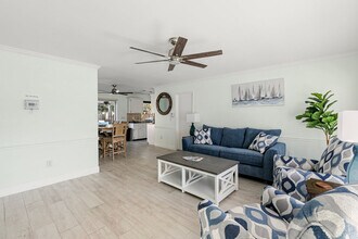 3520 Bolero Way in Naples, FL - Foto de edificio - Building Photo