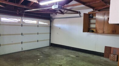 19304 Coslin Ave in Carson, CA - Building Photo - Building Photo