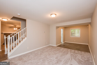 2193 Scarbrough Dr in Stone Mountain, GA - Building Photo - Building Photo