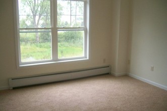 Quarry Hill Apartments in South Burlington, VT - Building Photo - Interior Photo