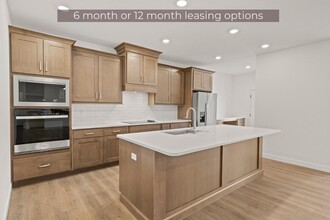 6316 Murano Way in Columbia, MO - Foto de edificio - Building Photo