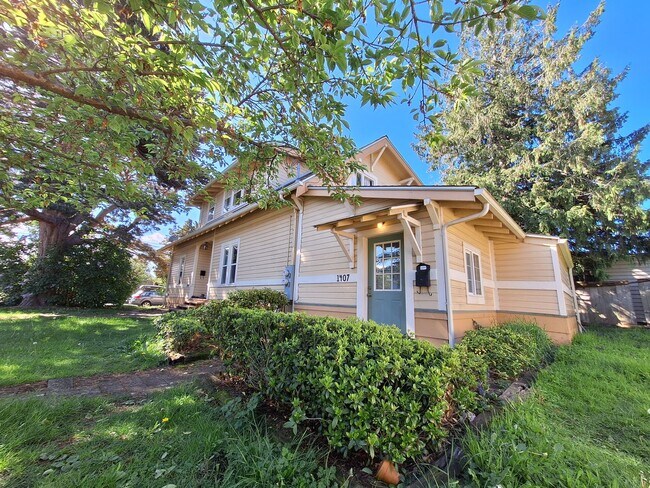 1405 Halleck St, Unit 1407 in Bellingham, WA - Building Photo - Building Photo