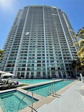 90 SW 3rd St, Unit 4203 in Miami, FL - Building Photo - Building Photo