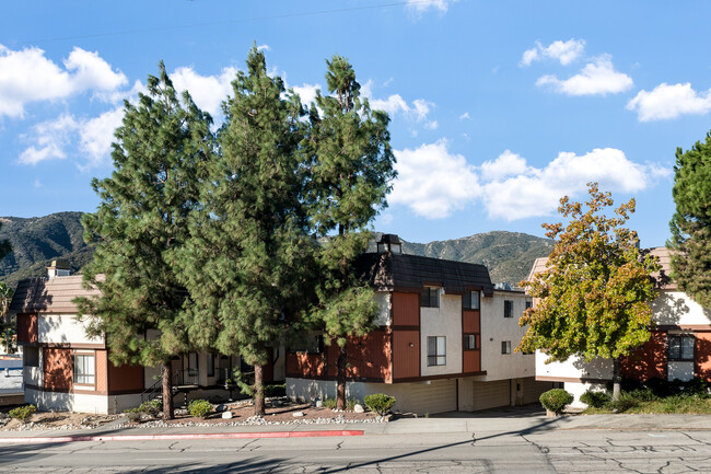 3819 La Crescenta Ave in Glendale, CA - Building Photo - Building Photo