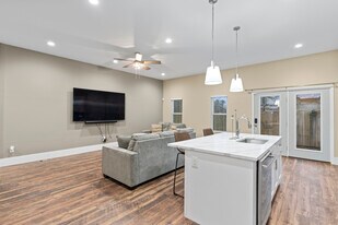 5424 Delmar Ct in St. Louis, MO - Building Photo