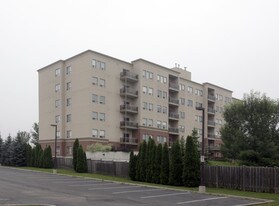 1499 Nottinghill in Oakville, ON - Building Photo