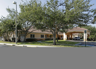 The Hamlet at Walden Pond - Senior 62+ in Miami Gardens, FL - Building Photo - Building Photo